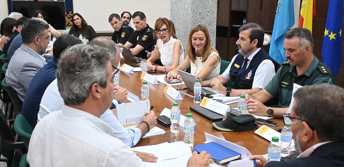 Una de las reuniones mantenidas a lo largo de la visita.