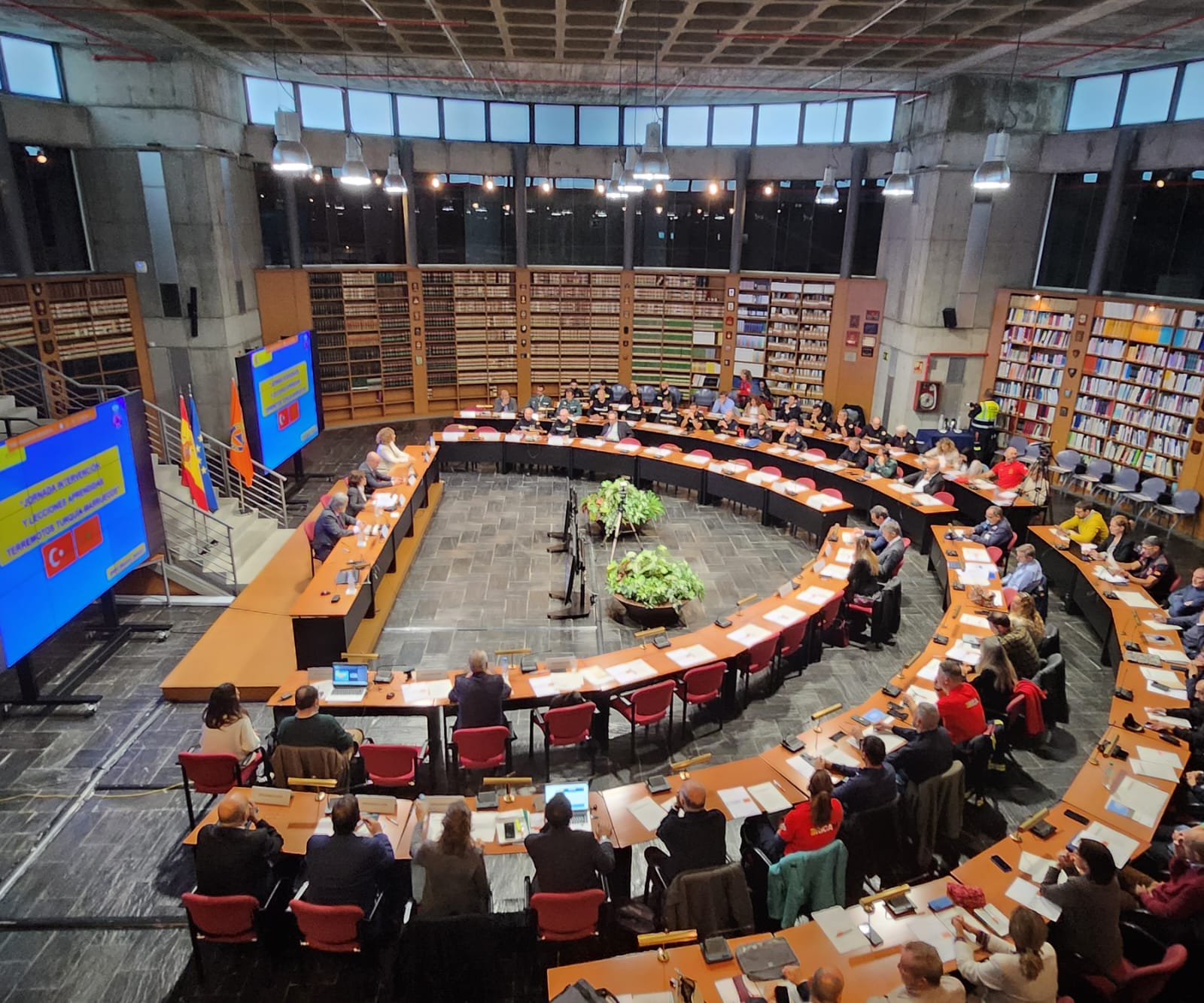 Sala con los asistentes a la Jornada