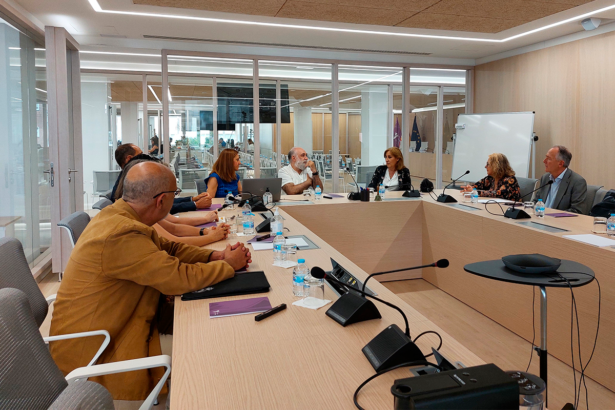 Reunión previa a la firma