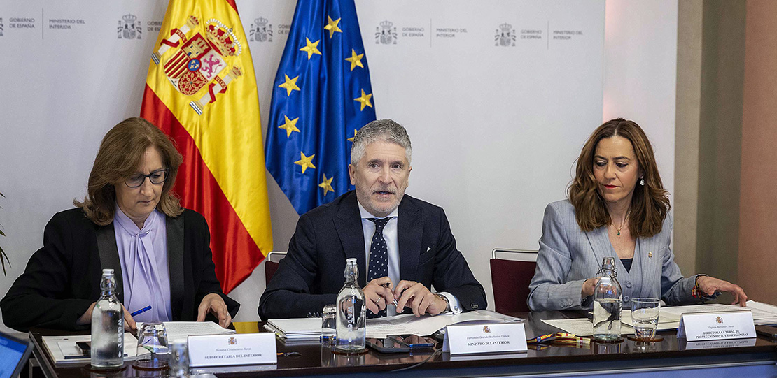 El ministro, la subsecretaria y la directora general durante la reunión del Pleno