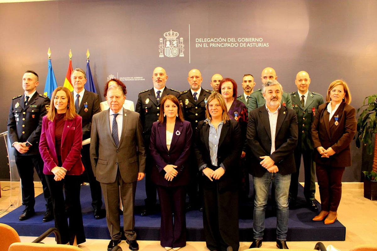 Foto de grupo con los galardonados