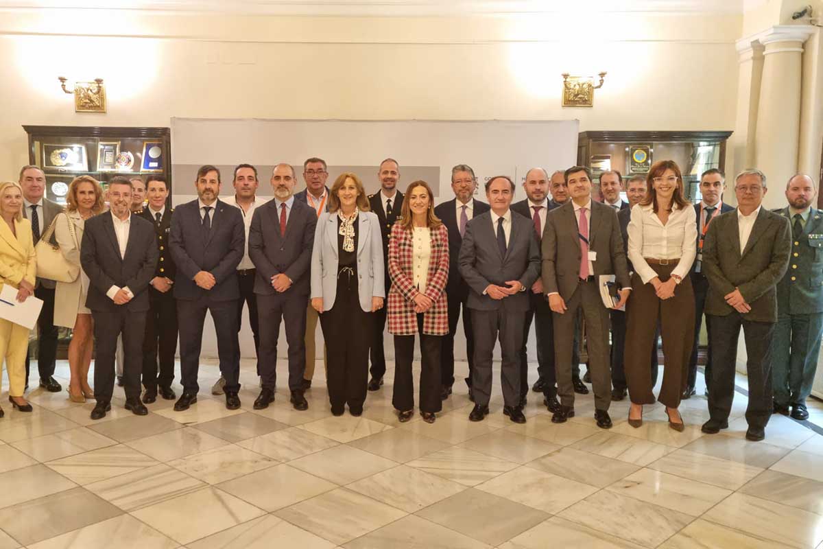 Foto de familia de los asistentes al CECOD.