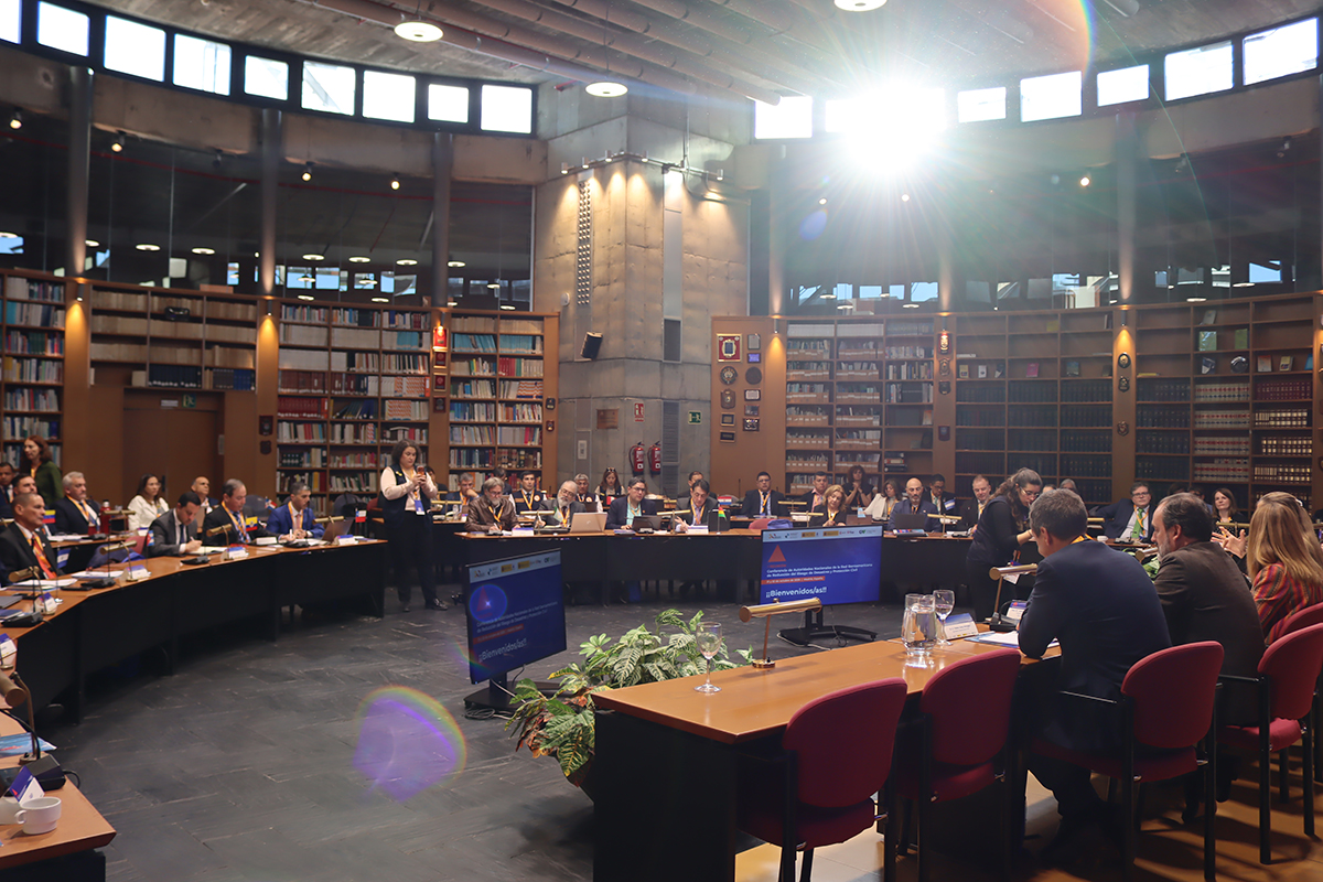 Momento de la reunión constitutiva en la Escuela Nacional de Protección Civil.