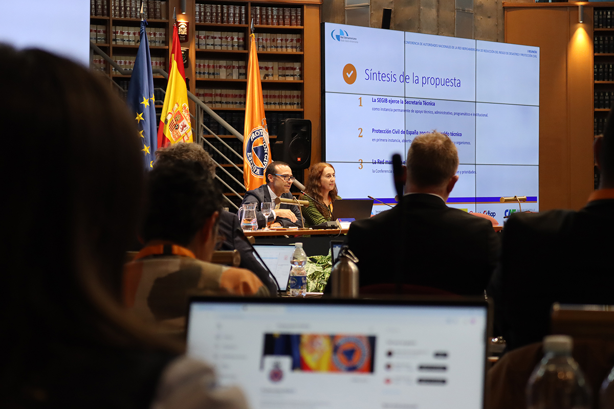 Momento de la reunión constitutiva en la Escuela Nacional de Protección Civil.