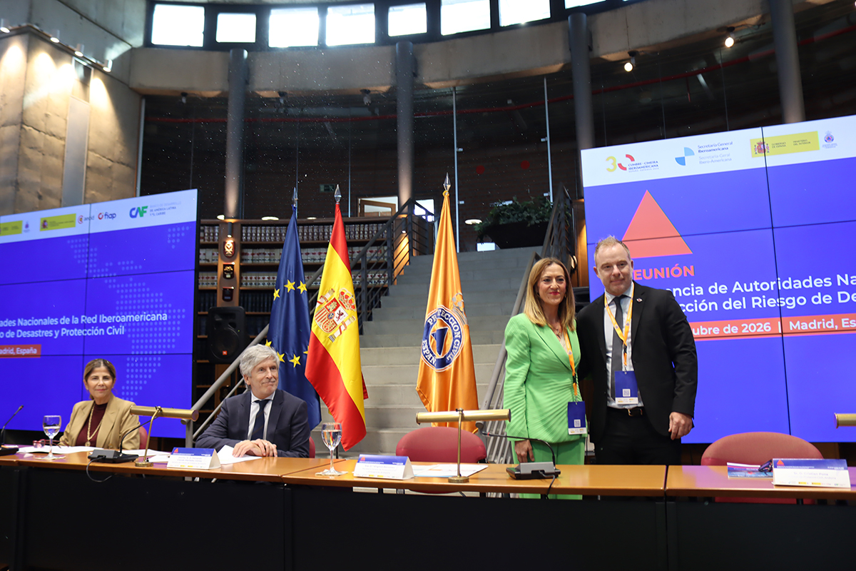 Clausura de la Conferencia con el ministro del Interior.