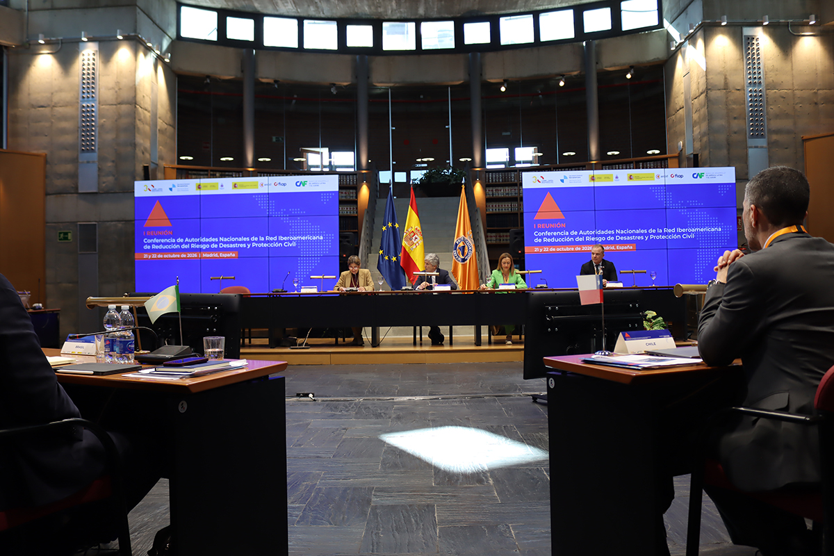 Clausura de la Conferencia con el ministro del Interior.