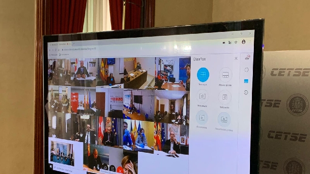de la pantalla online con la reunión