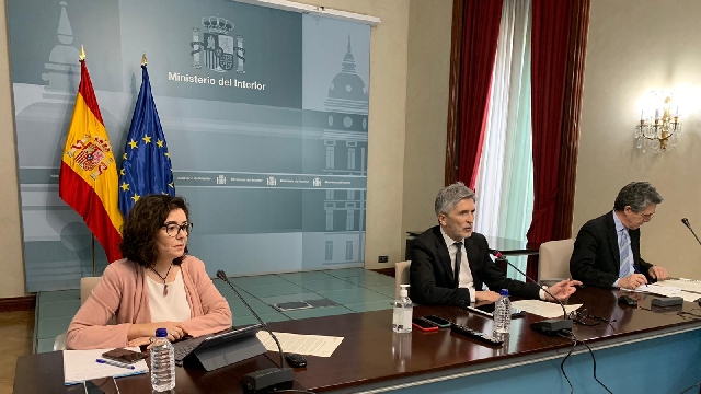 el ministro del Interior ha estado acompañado por la subsecretaria del Interior, Isabel Goicoechea