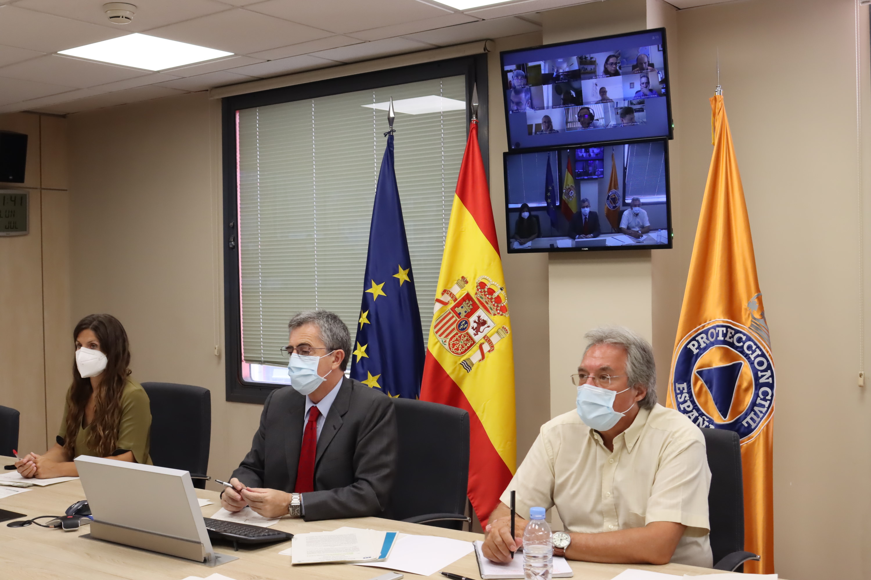 Pantalla con asistentes a videoconferencia