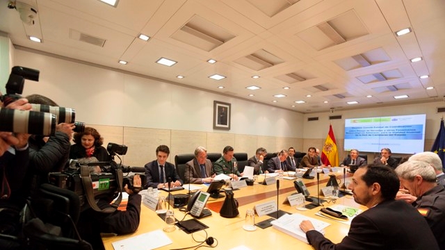 de la reunión en la sede del Ministerio del Interior con los ministros de Fomento, Juan Ignacio Zoido e Iñigo de la Serna, respectivamente