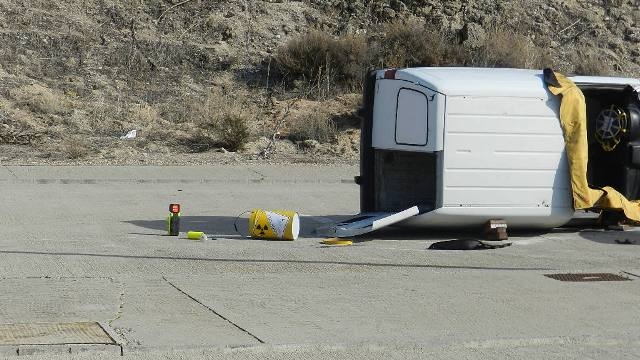 ejemplo de un vehículo con un bidón de radiológico