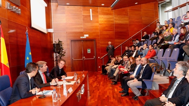 en la Jornada se entregó material divulgativo a los representantes de los 60 ayuntamientos cercanos a las presas