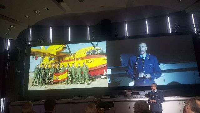 un militar comparte experiencia en el 6º foto Europeo sobre Protección Civil