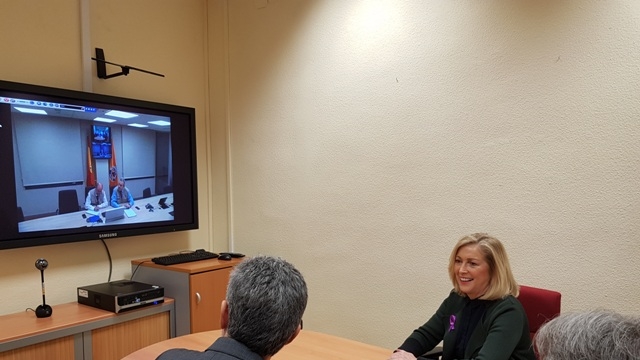 reunión tras la firma de para renovación de los equipos tecnológicos de seguimiento y coordinación de emergencia