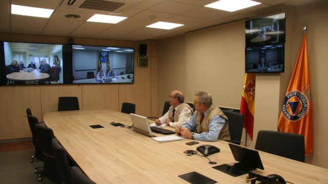 reunión en la sede de Protección Civil tras la firma de renovación de los equipos tecnológicos