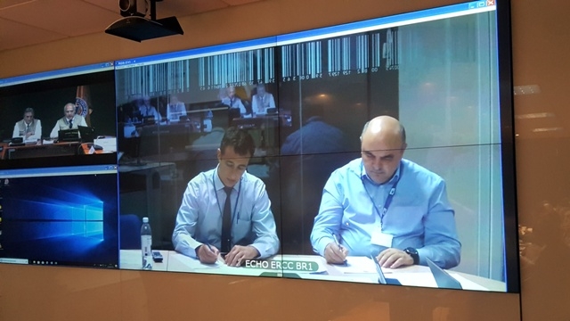 reunión online donde el general jefe de la UME como director operativo de la emergencia
