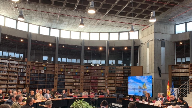 los participantes en el VII Curso de Gestión de Catástrofes de la UME asisten a una Jornada sobre el Sistema Nacional de Protección Civil