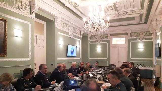 los asistentes de la reunión del Comité Estatal de Coordinación sobre Vialidad Invernal del 2019-2020