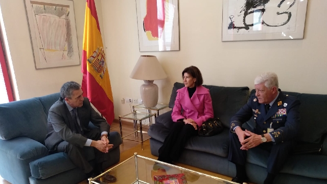 de la reunión entre Leonardo Marcos y la directora general de Política de Defensa