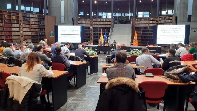 los asistentes en la reunión de la Estrategia Nacional de Protección Civil