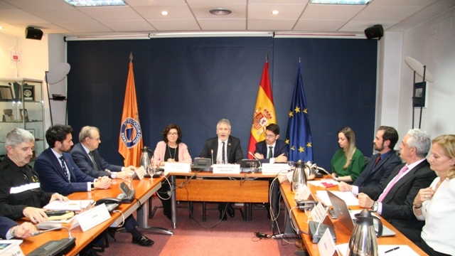 los asistentes en la reunión del simulacro de la UME