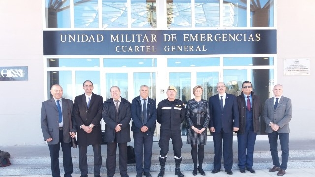 la delegación de Argelia visita la Unidad Militar de Emergencias
