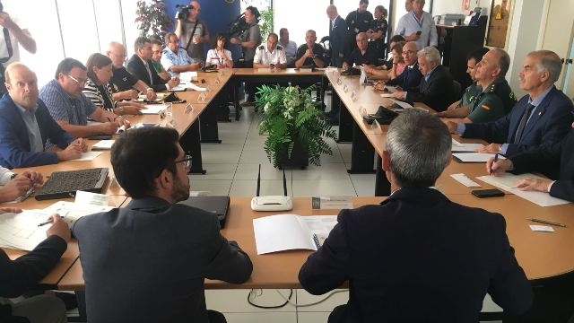 todos los asistentes reunidos para preparar la Operación Paso del Estrecho
