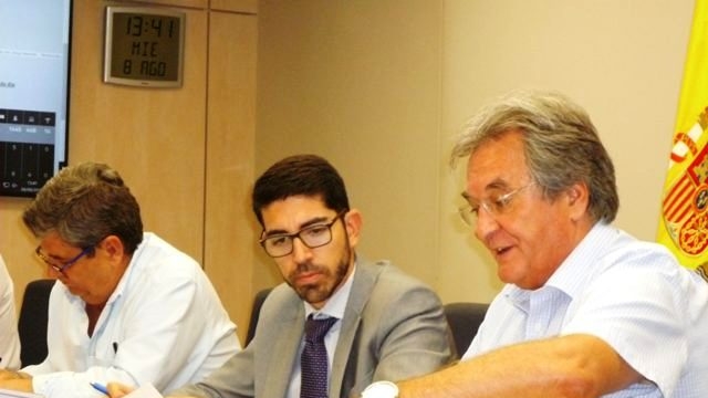 reunión para analizar la situación de los incendios de Llutxent