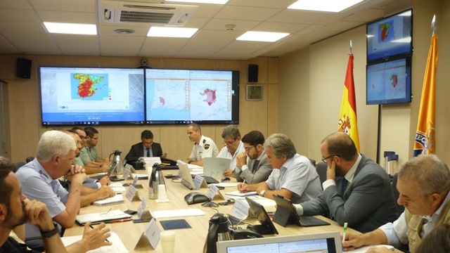 el director general de Protección Civil y Emergencias reunido en Llutxent para colaborar con los incendios