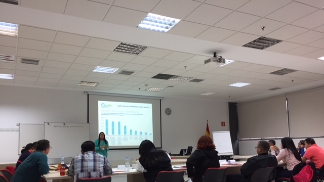 en una de las salas donde se imparten uno de los cursos