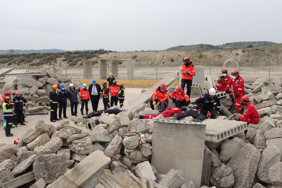 Ejercicio final del proyecto FASTER rescate en estructuras colapsadas