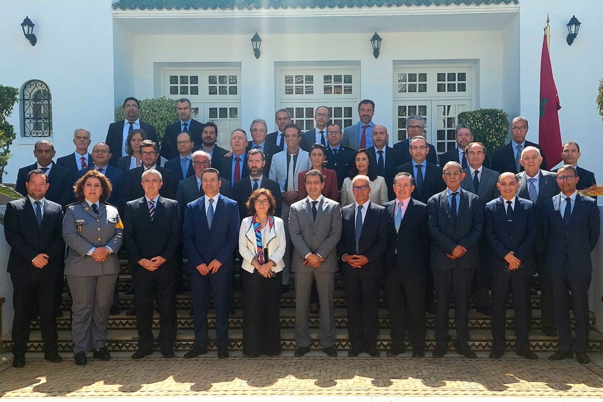 Foto familias delegaciones de Marrueco y España